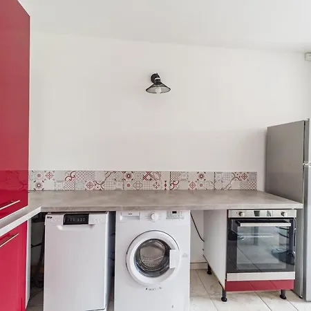 Apartment Logement Avec Jardin Au Port De *